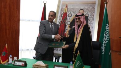 عبد اللطيف حموشي، رفقة الوزير عبد الله بن فهد بن صالح العويس